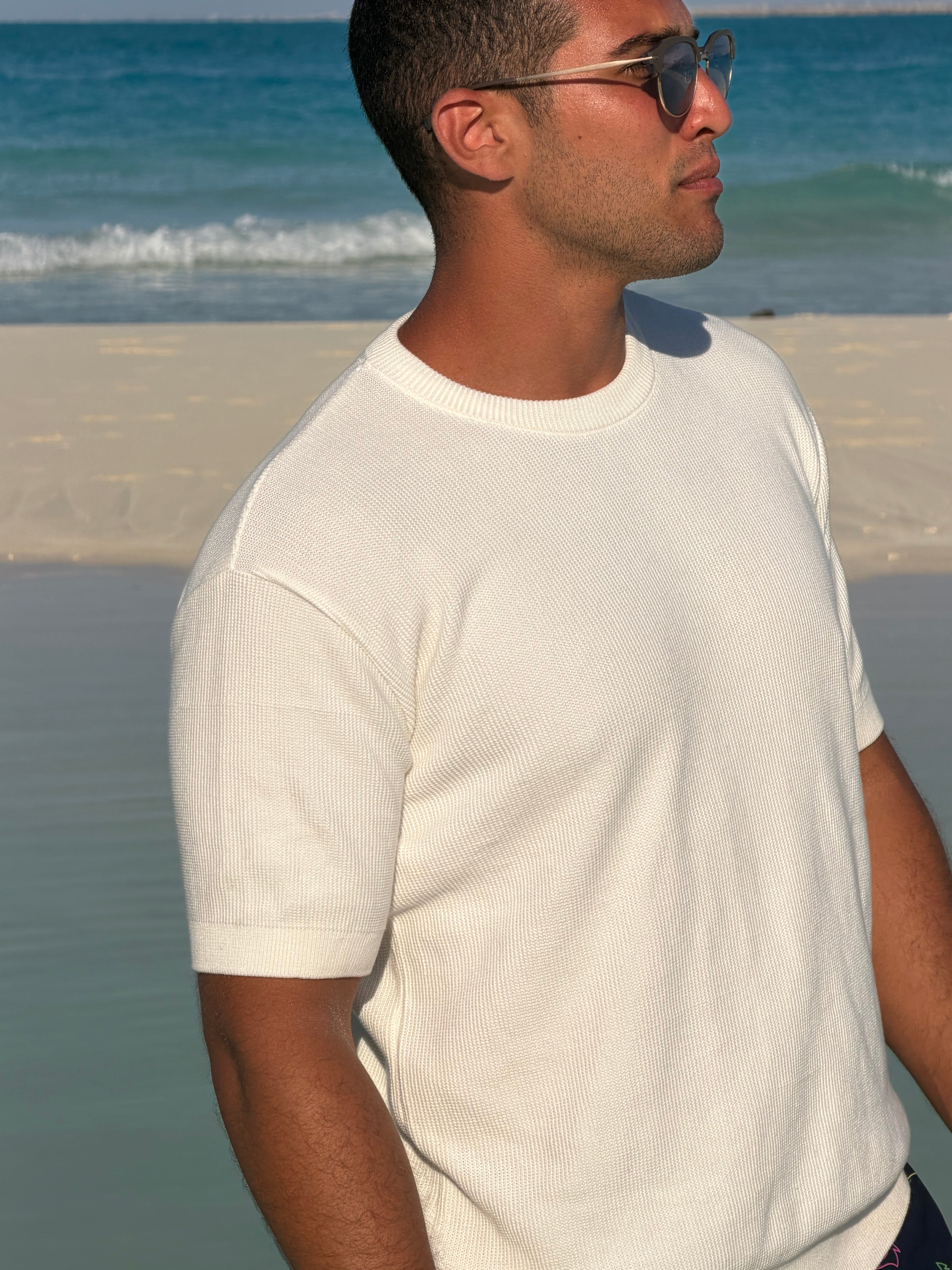 KNITTED T SHIRT (WHITE)